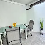 アパート Center By Istrian *