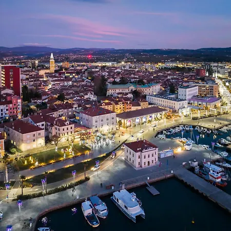 Apartament Center By Istrian