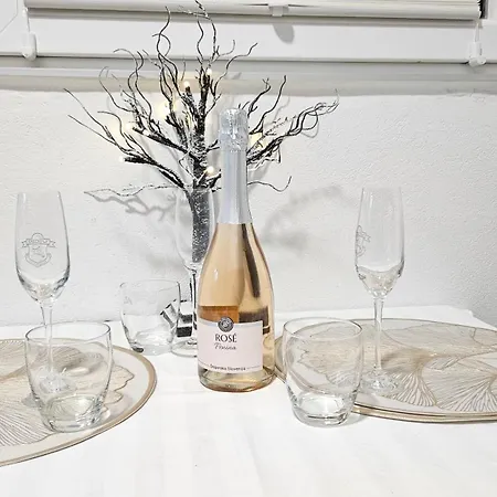 Center By Istrian Apartmán