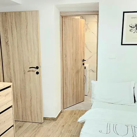 Center By Istrian Apartmán Koper