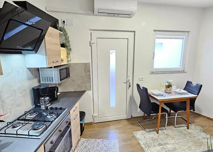 Center By Istrian Appartement