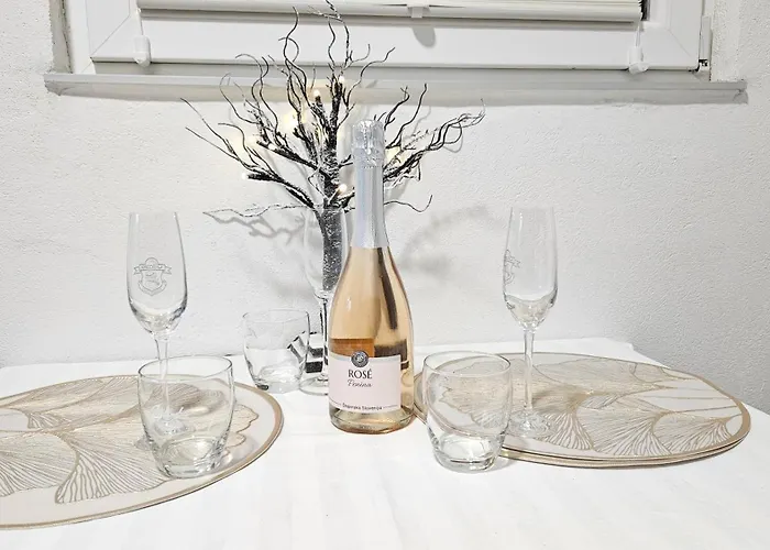 Center By Istrian דירה